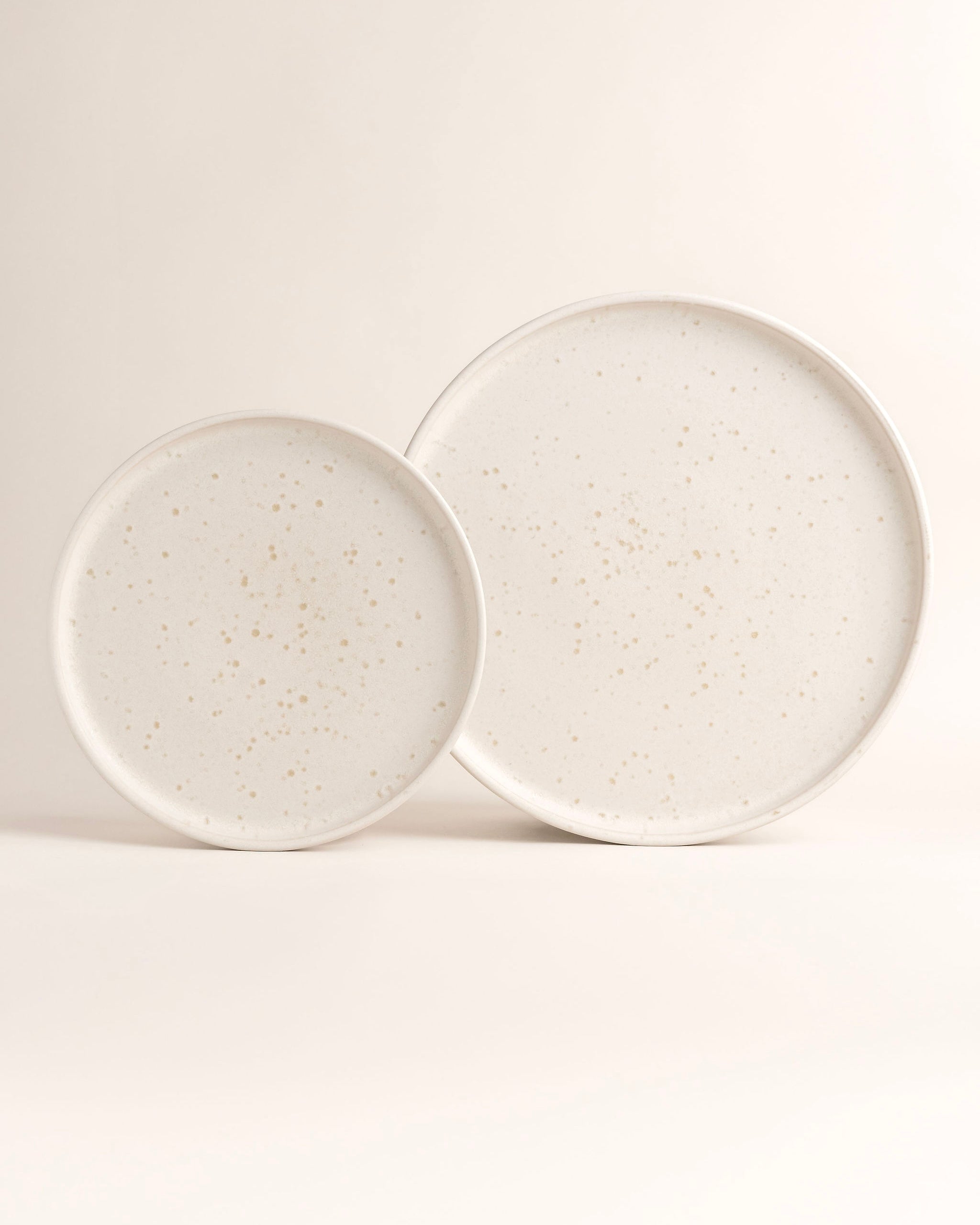 Amado Teller groß Sand